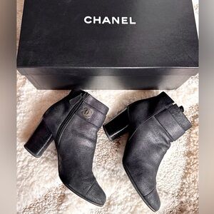 CHANEL CC LOGO CAP TOE ANKLE BLOCK HEEL BOOTS 35.5